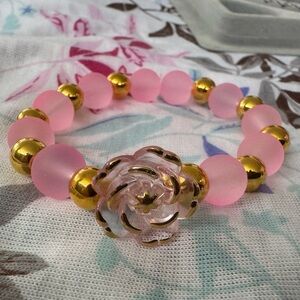 Elegant Pink and Gold Beaded Bracelet